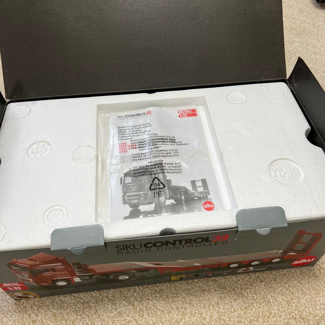 siku control 1/32 トラクタートレーラー