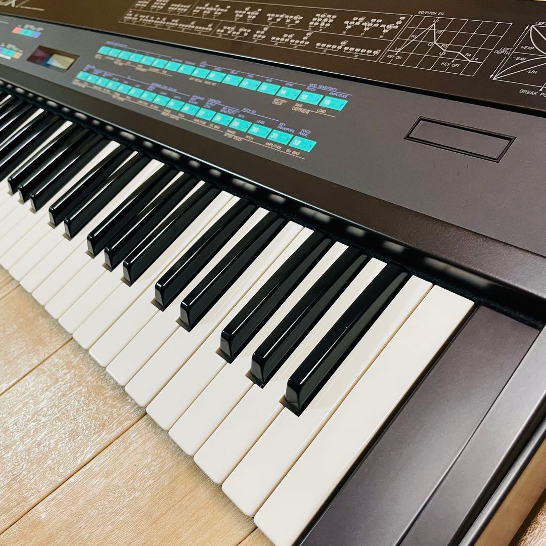 YAMAHA DX7 ヤマハ　シンセサイザー