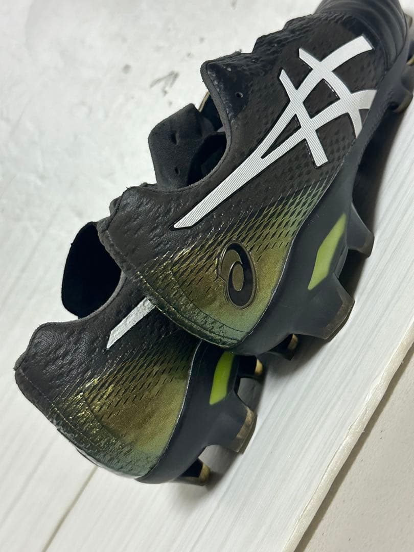 ULTREZZA asics アシックス 1103A031 送料込み　即購入可