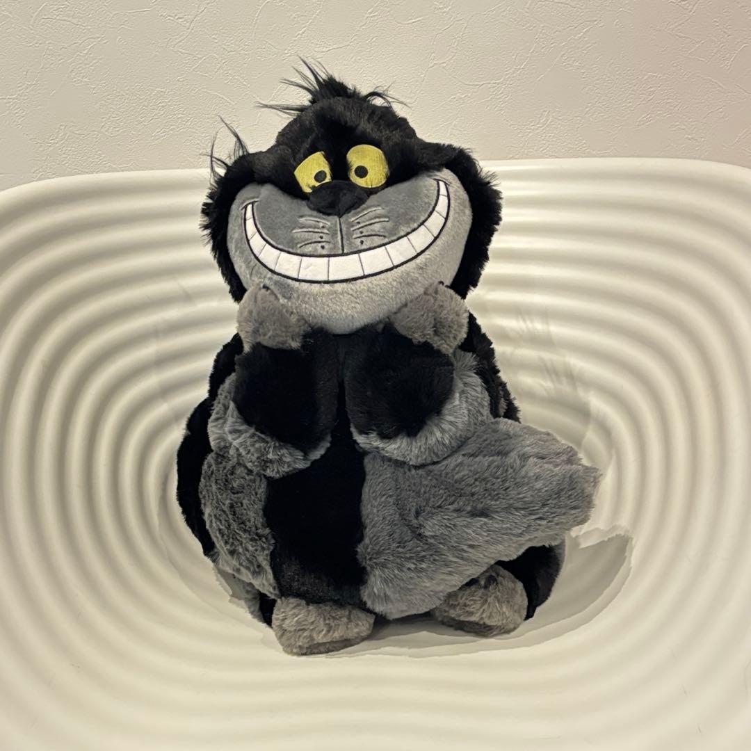 ディズニーストア完売品 チェシャ猫 ぬいぐるみ 蓄光 ブラック