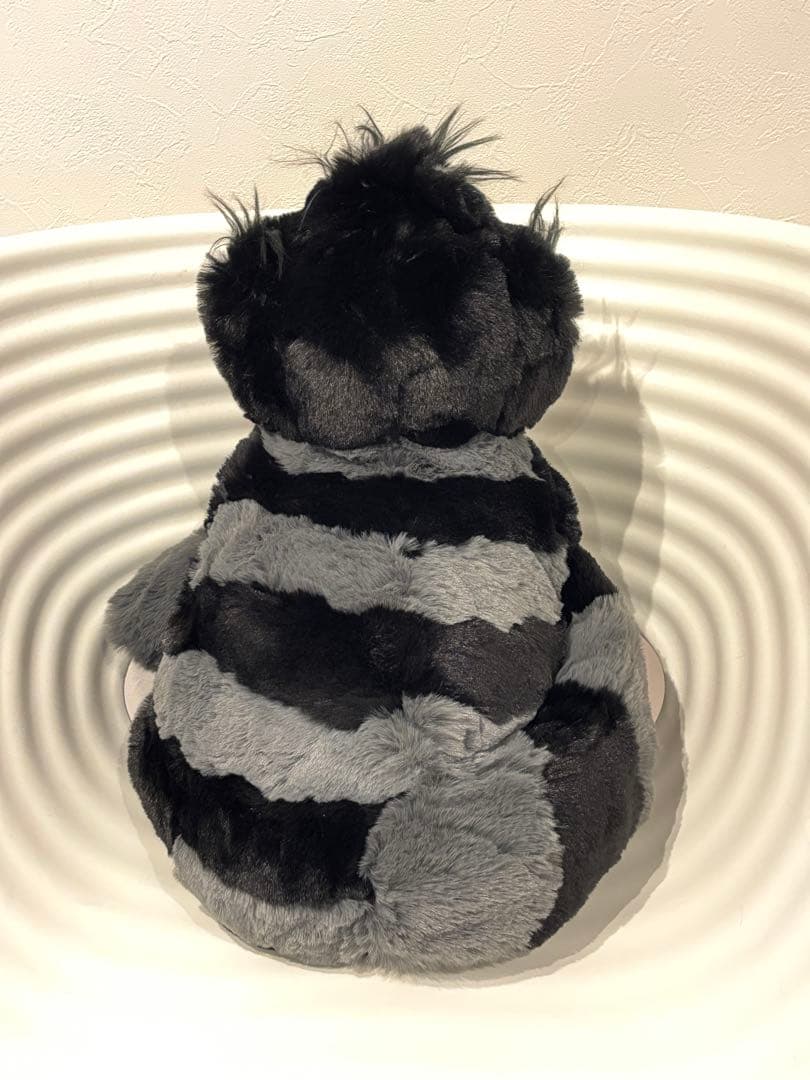 ディズニーストア完売品 チェシャ猫 ぬいぐるみ 蓄光 ブラック