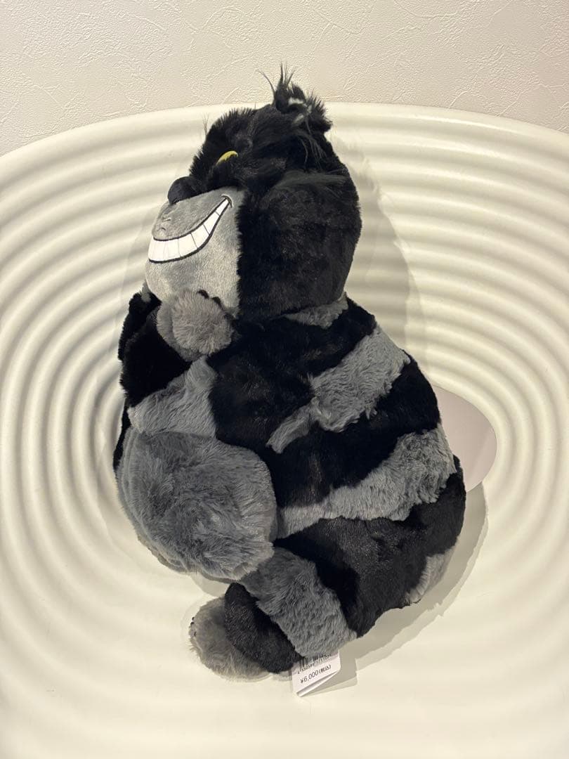 ディズニーストア完売品 チェシャ猫 ぬいぐるみ 蓄光 ブラック