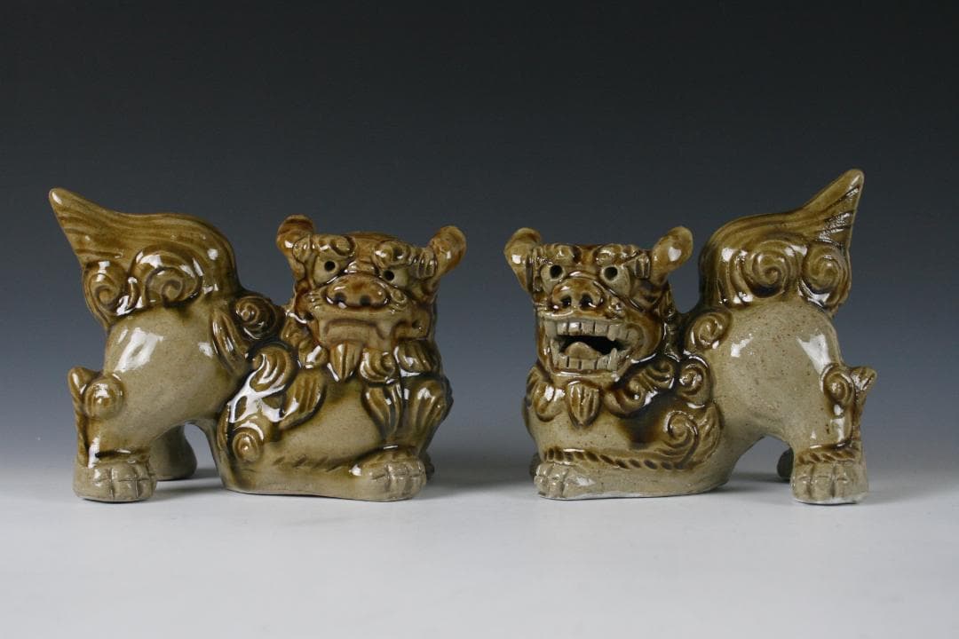 人間国宝金城次郎一門　金城敏徳 作　飴釉色付ハイシーサー（中）1対