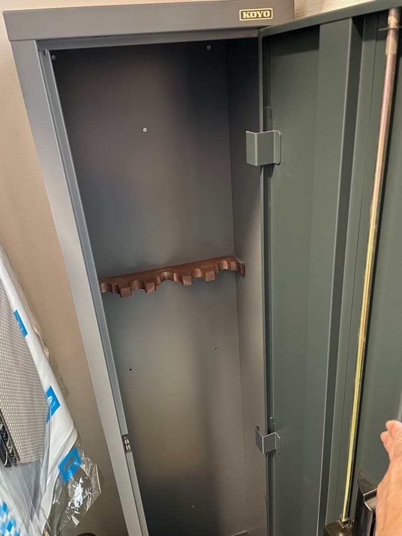 ROBINのガンロッカーと射撃グッズ色々のセット