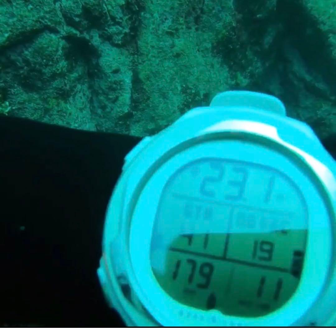 【中古】AQUALUNG ダイブコンピューター ダイビング