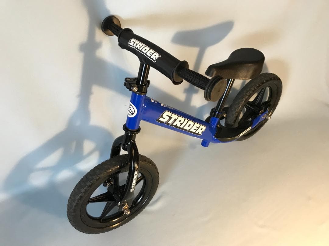 ストライダー　12スポーツ　ブルー