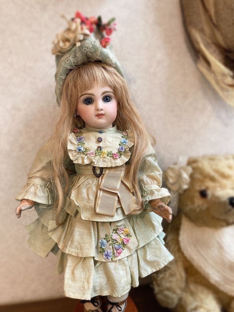 アンティークビスクドールドレス アネッテさんのドレス
