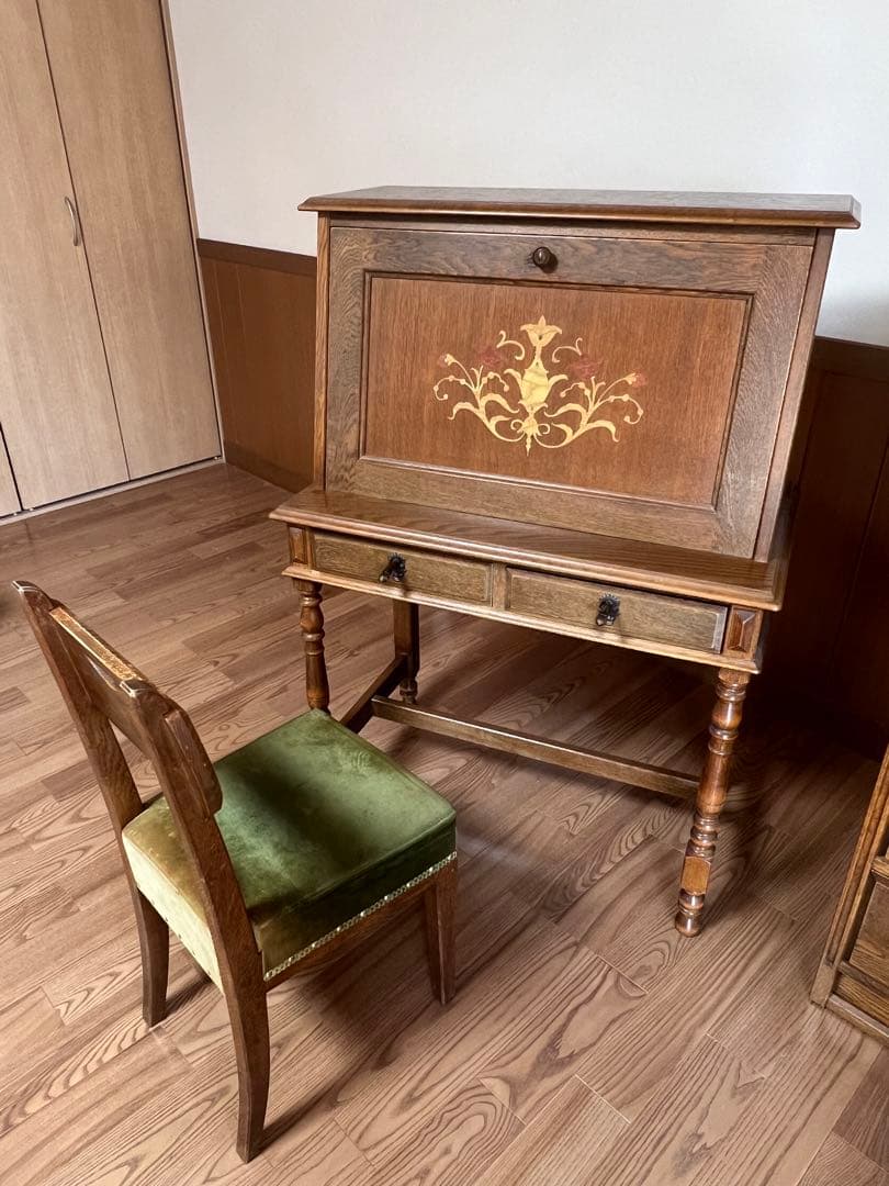 カントリーハウス　ドレッサー、椅子、デスク、チェスト