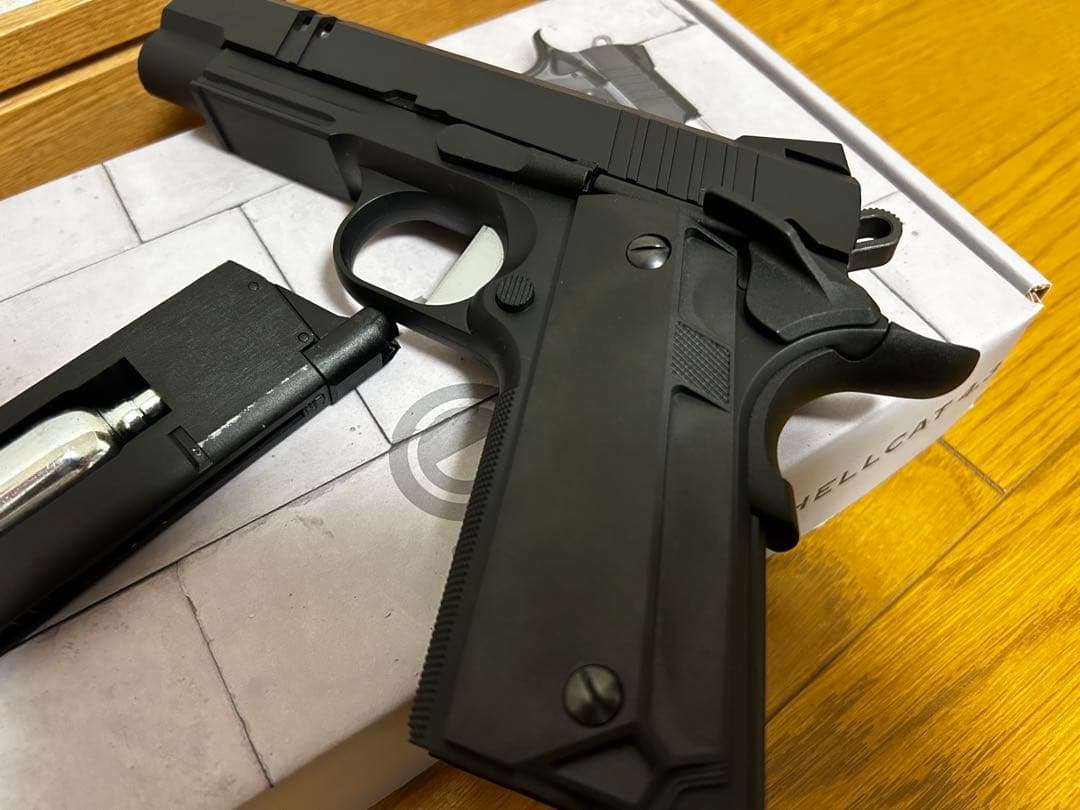 Carbon8 HELLCAT 4.3 CO2ガスガン