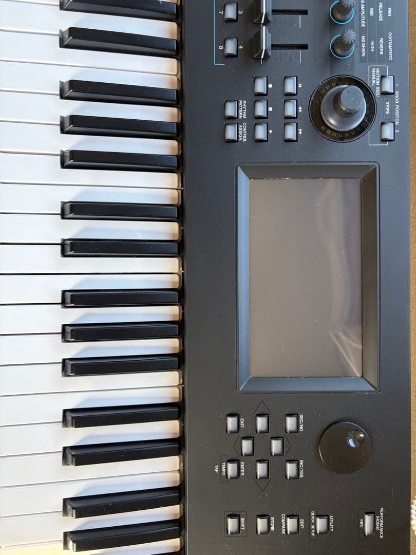 Yamaha MODX7+ シンセサイザー