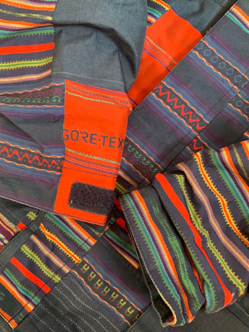 Burton 子供用スノーボードウェア パッチワーク