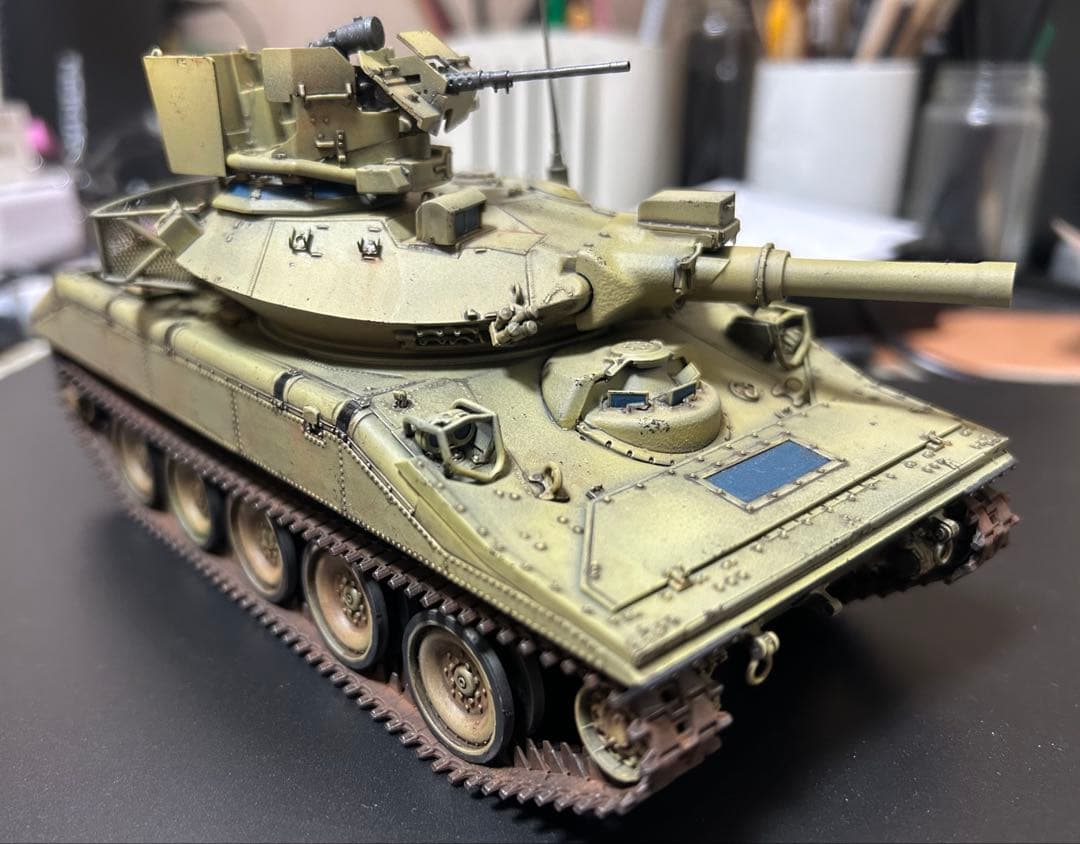 戦車　プラモデル完成品　1/35 スケール