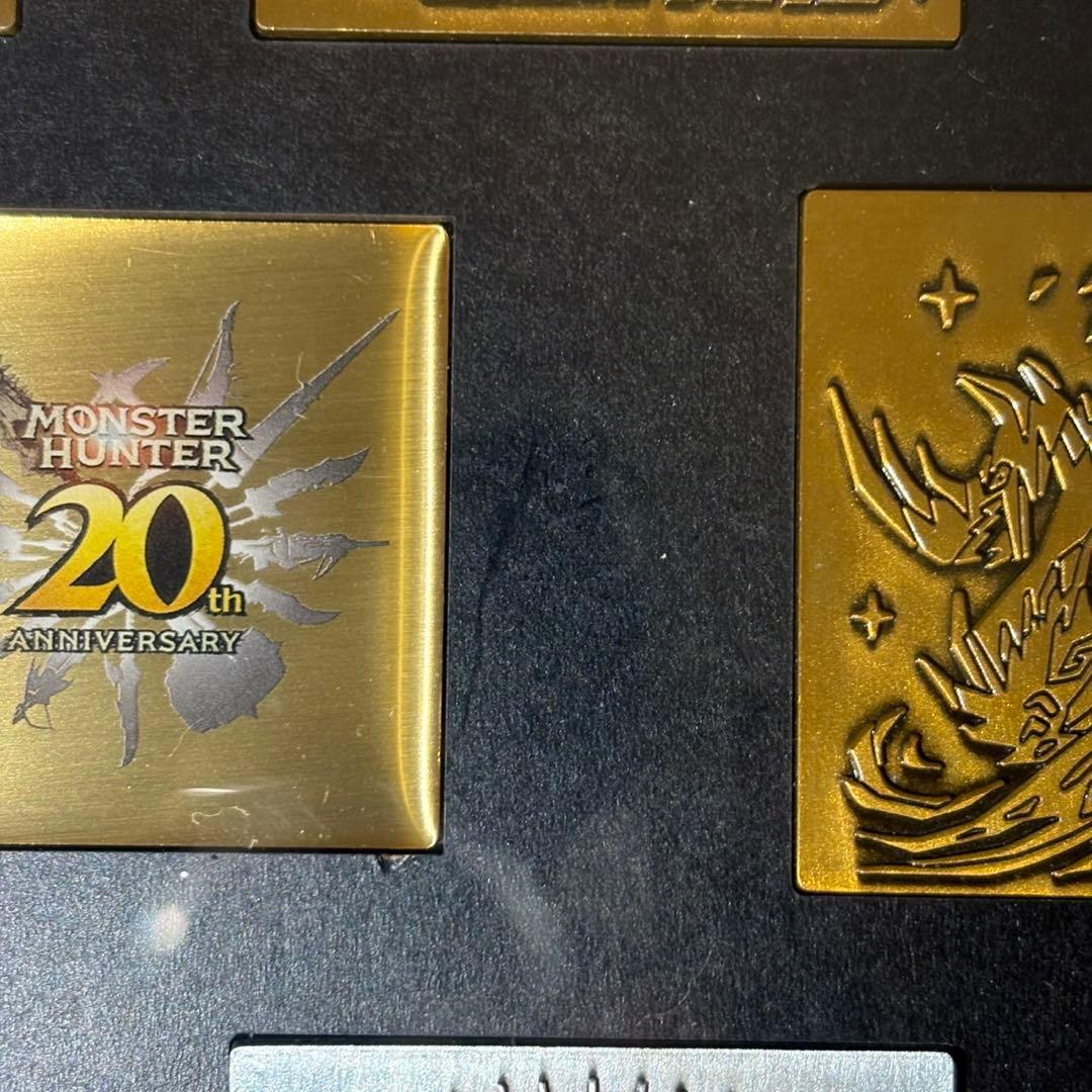 モンスターハンター20周年 大狩猟展 額装ピンズセット