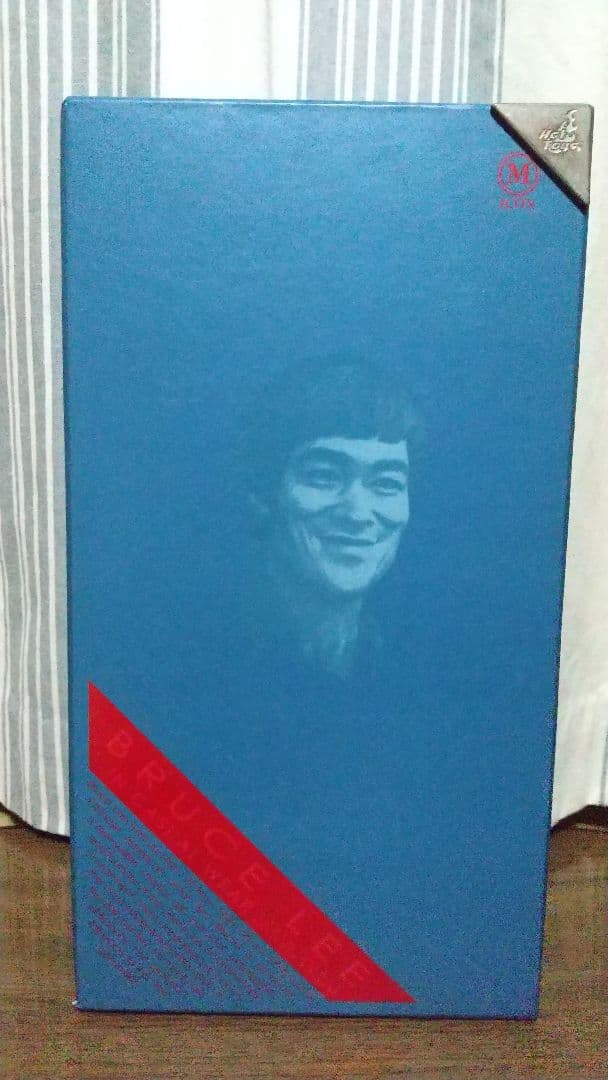 最終値下げ！美品　廃盤　HOT TOYS　マイコン　ブルース・リー カジュアル版