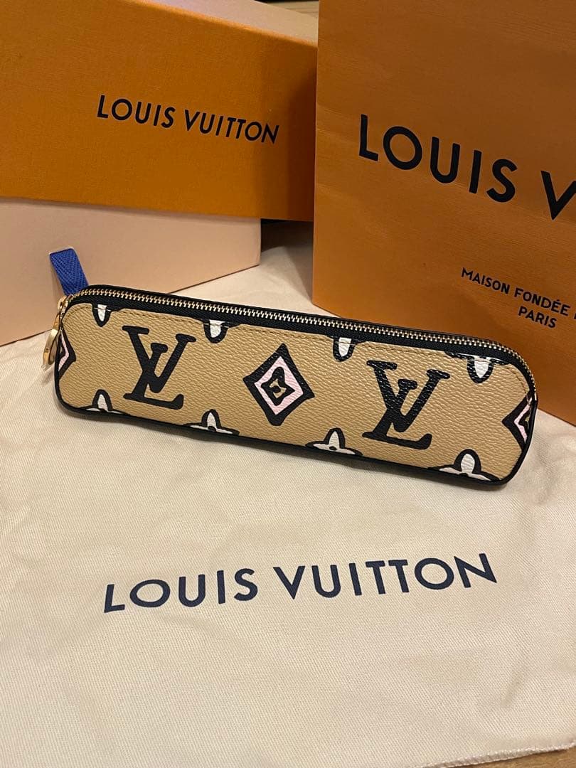 OK 未使用品Louis Vuitton ペンケース　モノグラム ヒョウ柄