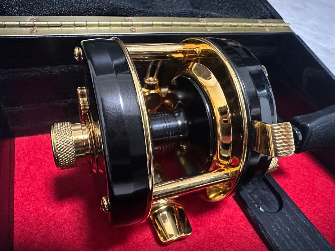 Abu Garcia 4500CDL 100th ベイトリール