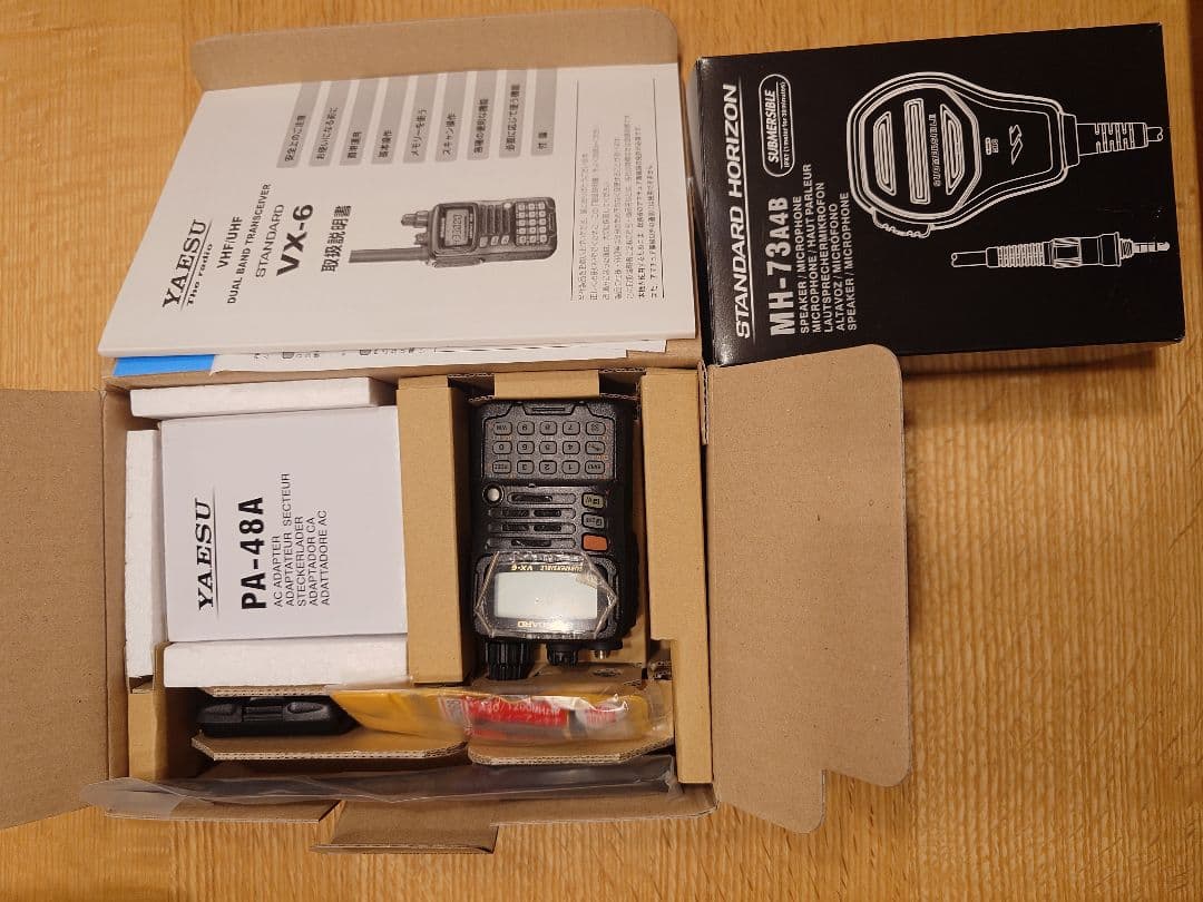 美品 八重洲無線VX-6standard　2セット 別売りマイク、短アンテナ付き