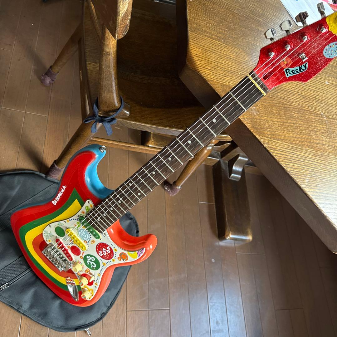 フェンダー　ストラトタイプ　ビートルズのジョージロッキー風エレキギター動作良好