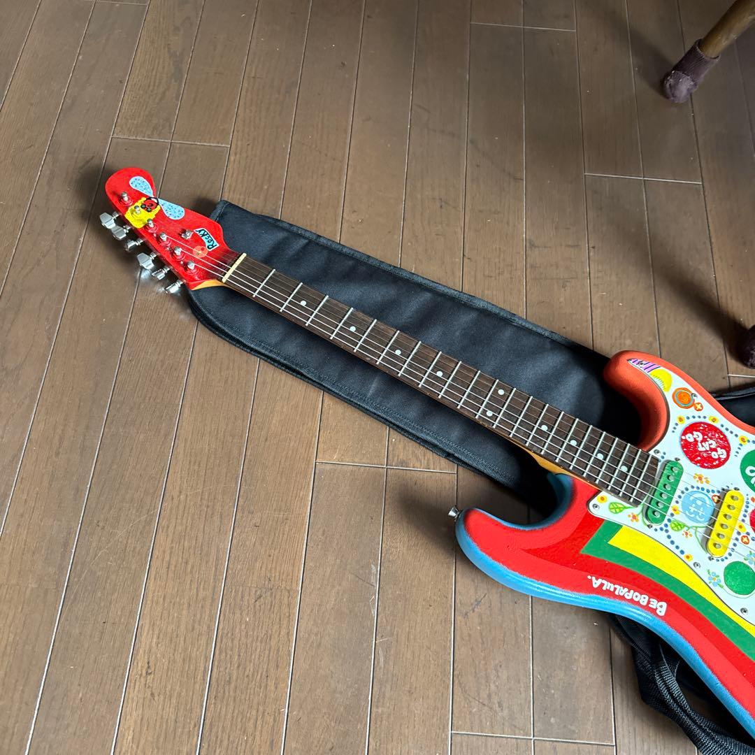 フェンダー　ストラトタイプ　ビートルズのジョージロッキー風エレキギター動作良好