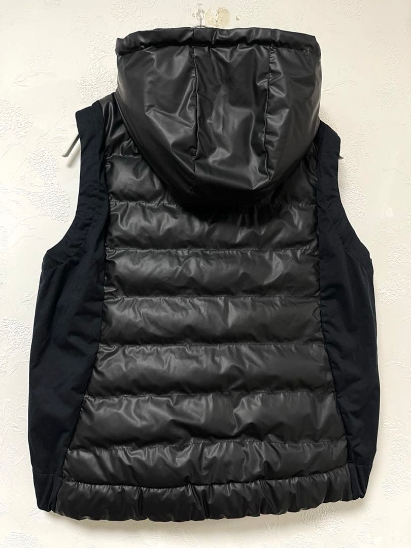 マンシングウエア　光を熱に変える　ヒートナビ　＋5℃ ベスト　定価38500円