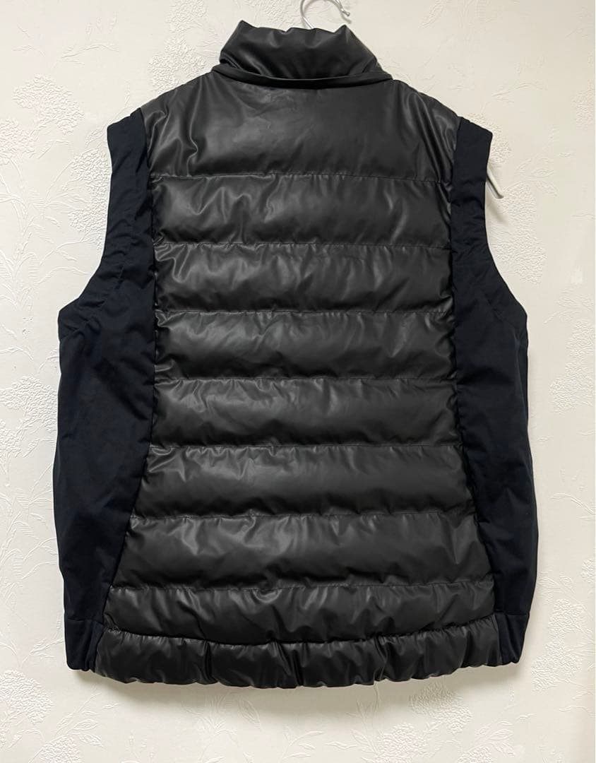 マンシングウエア　光を熱に変える　ヒートナビ　＋5℃ ベスト　定価38500円