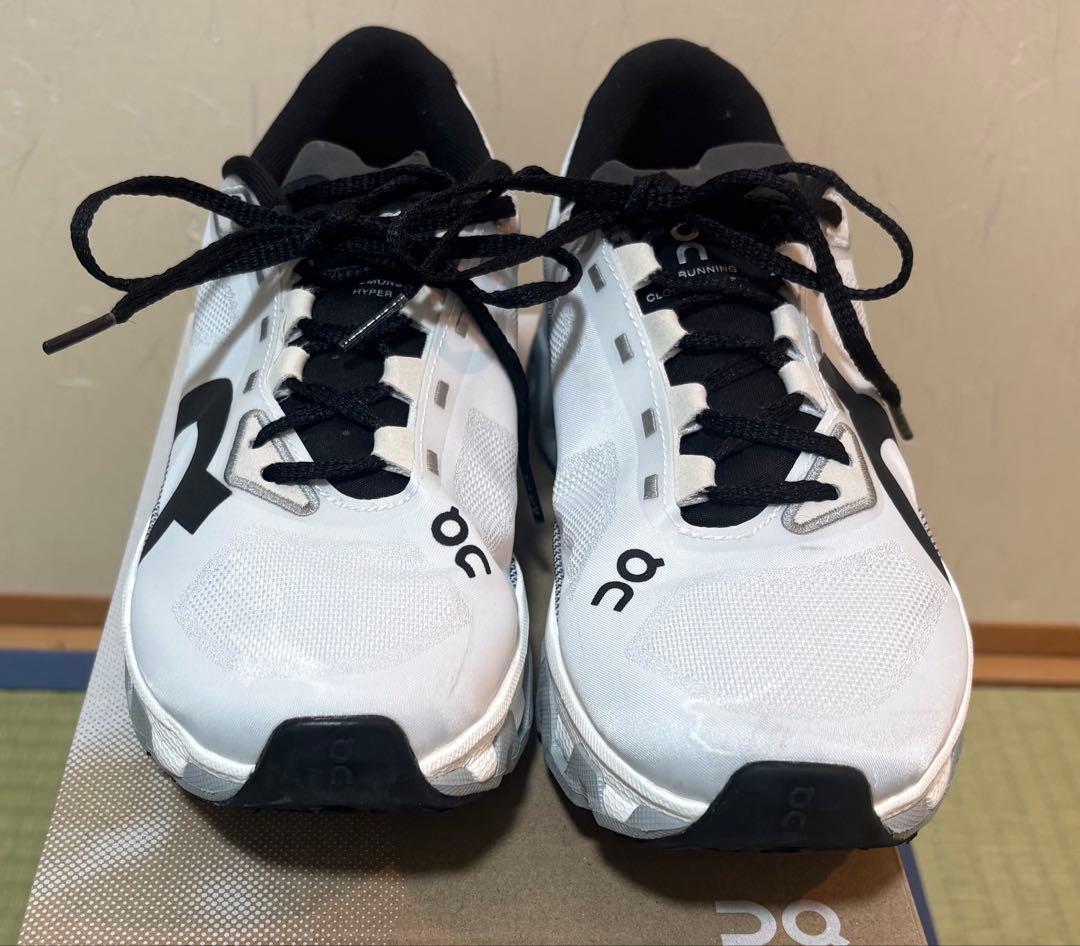 On Cloudmonster Hyper グレー/ホワイト 8M