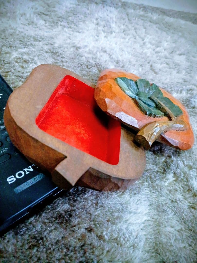 果物型木製ボックス　全て手彫り 鍵　印鑑　色々　USBコネクターでも保管に