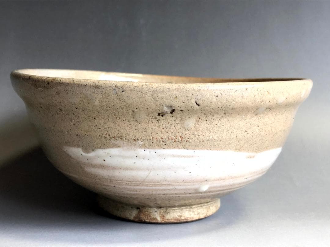 茶碗■刷毛目 平八 自然釉（灰釉系）土の温もりを感じられる古い抹茶碗 時代物■