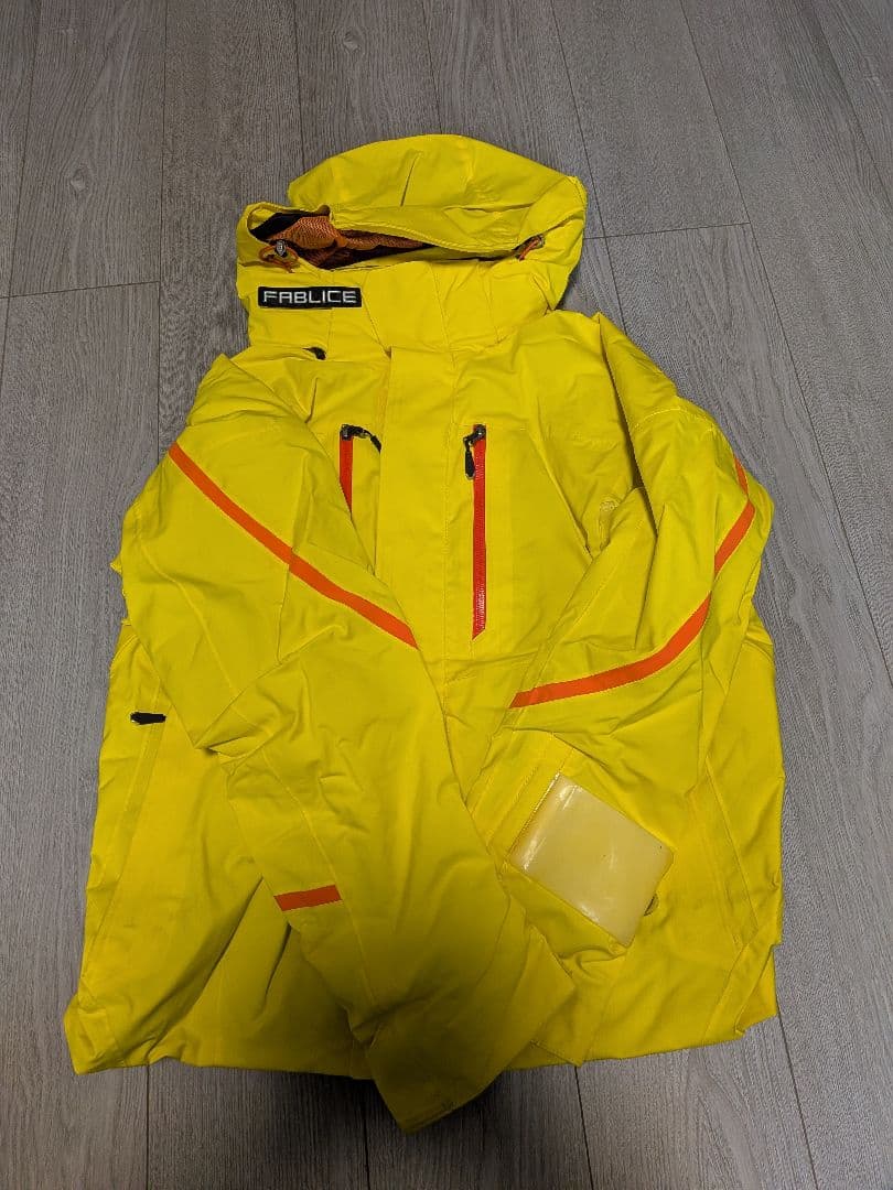 FABLICE 防水イエロージャケット