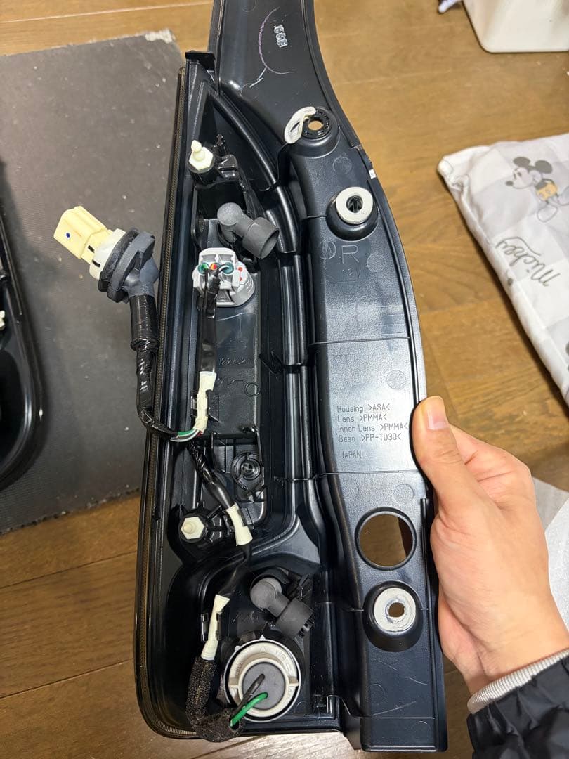 スペシア純正テールランプ