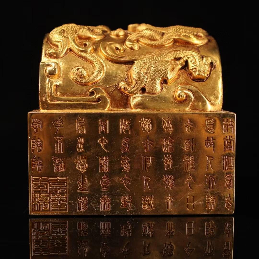 中国古美術・旧蔵鎏金の拱形印鑑玉璽・純銅细密彫・鏨刻・置物・書道具・文房具・風水