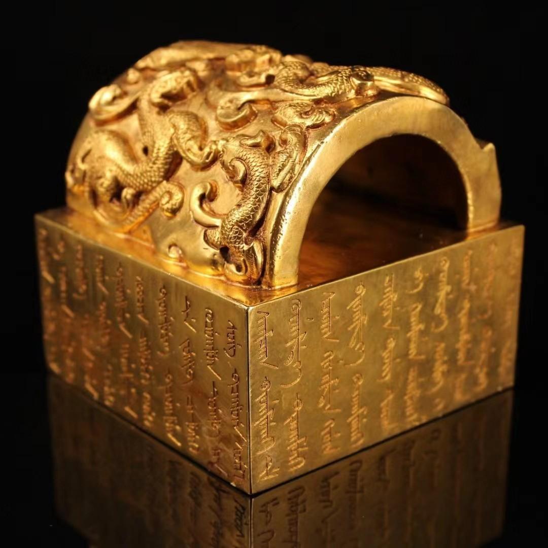 中国古美術・旧蔵鎏金の拱形印鑑玉璽・純銅细密彫・鏨刻・置物・書道具・文房具・風水