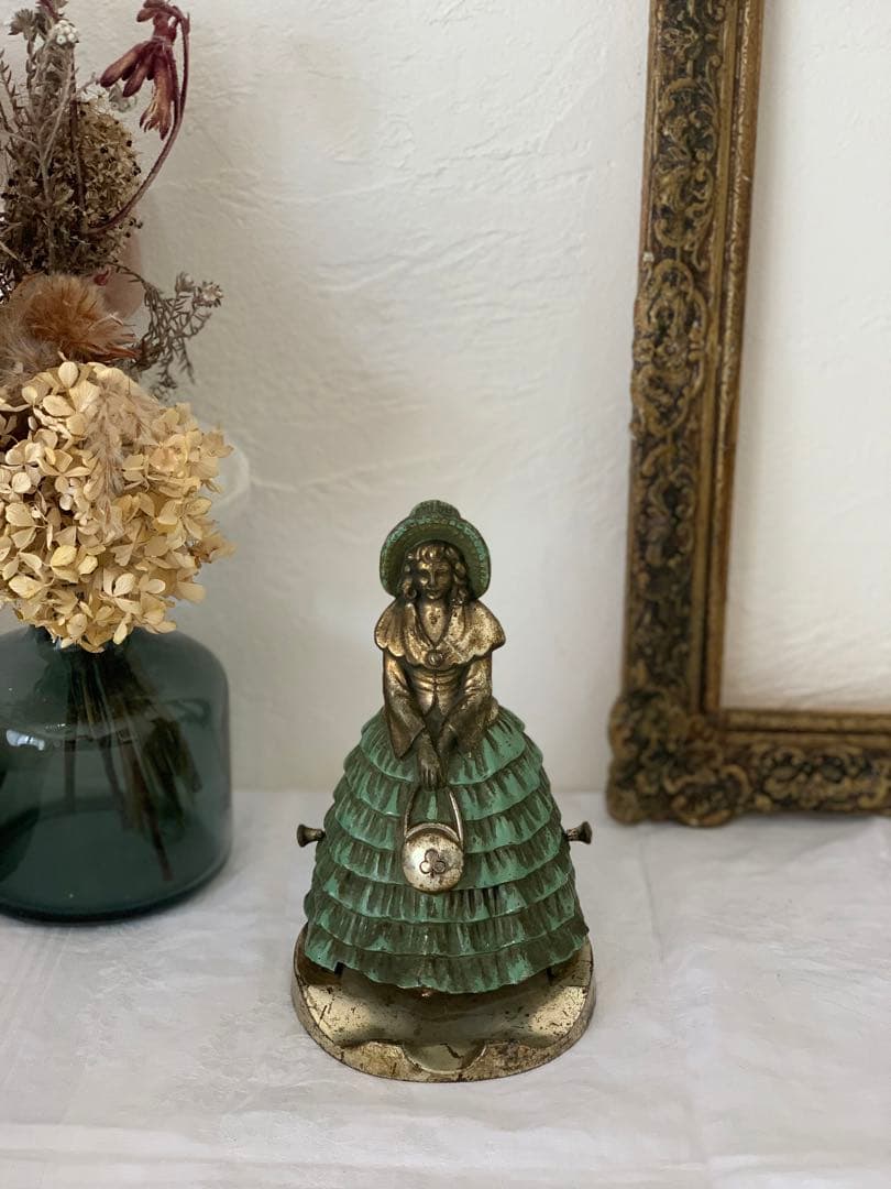 イギリスアンティーク　女性　金属製　置物　ブロカント