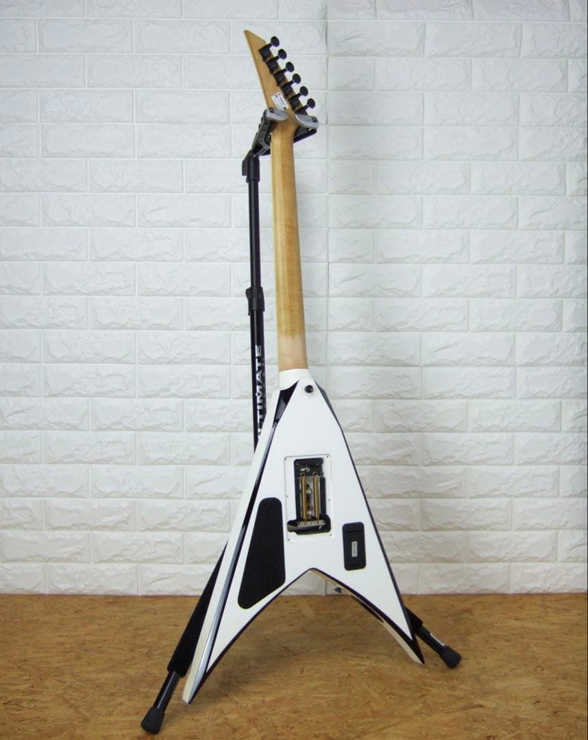 ギター JACKSON PRO KING V KVMG SW/BK BEVELS