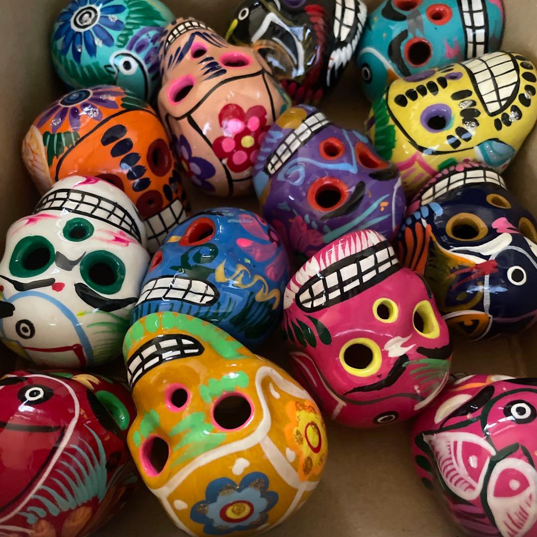 カラベラ　メキシコで購入したもの　14個セット　カラフルな陶器製スカル置物セット