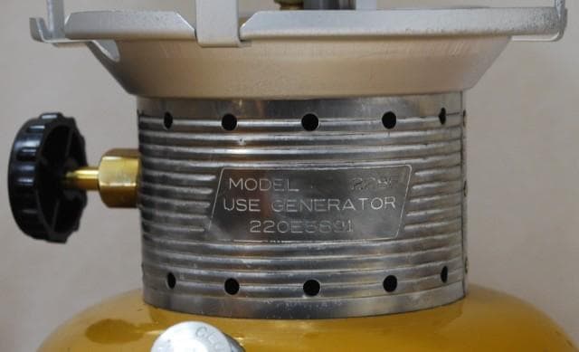 COLEMAN 228F GOLD BOND LANTERN 【7240626】