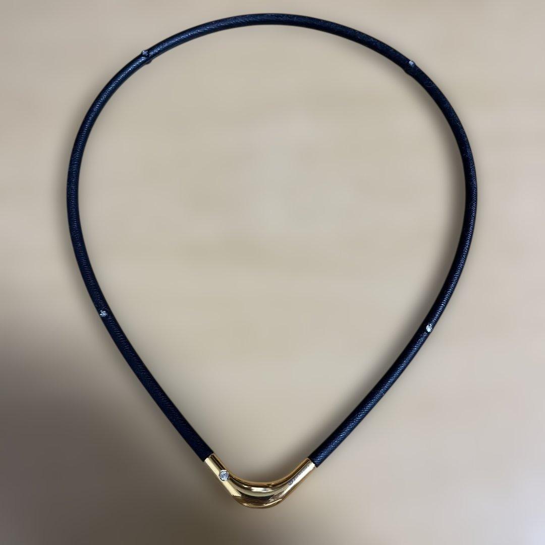 ネイビー アクセサリー 金色装飾