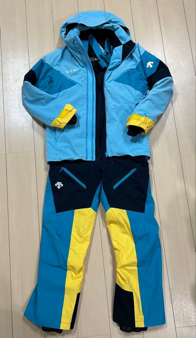 デサント　スキーウェア　上下セット　Mサイズ　ビブパンツ