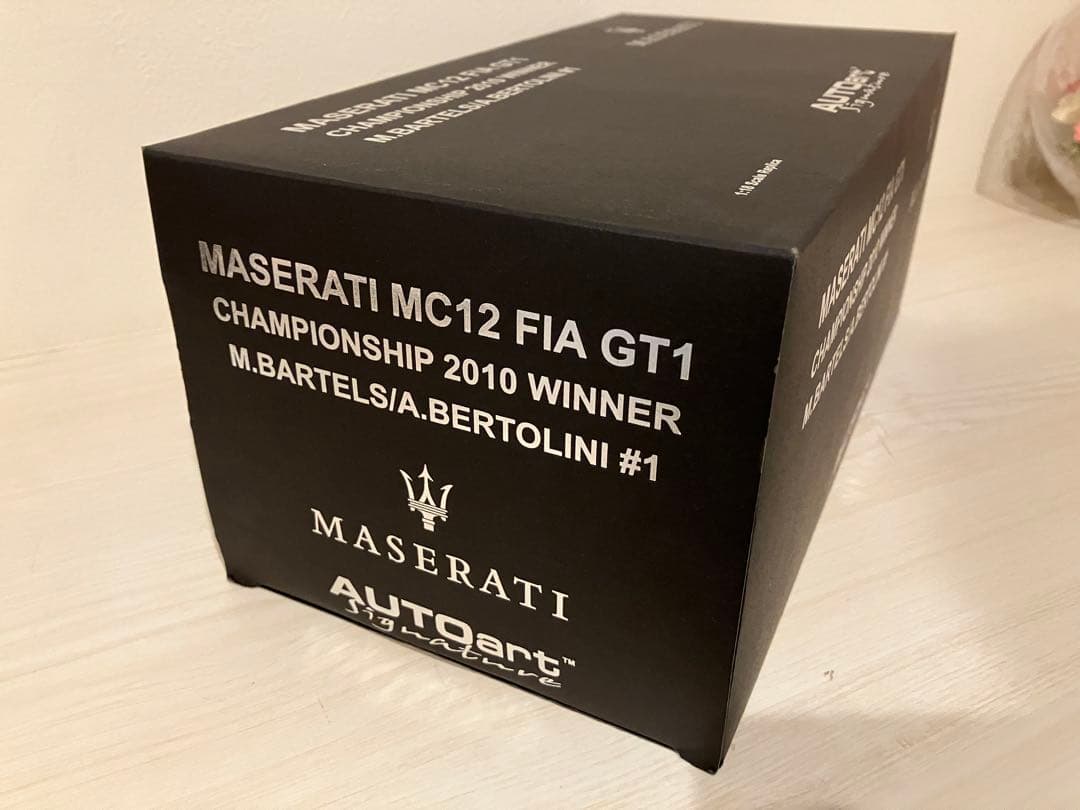 美品　1/18 オートアート マセラティ MC12 FIA GT1 2010