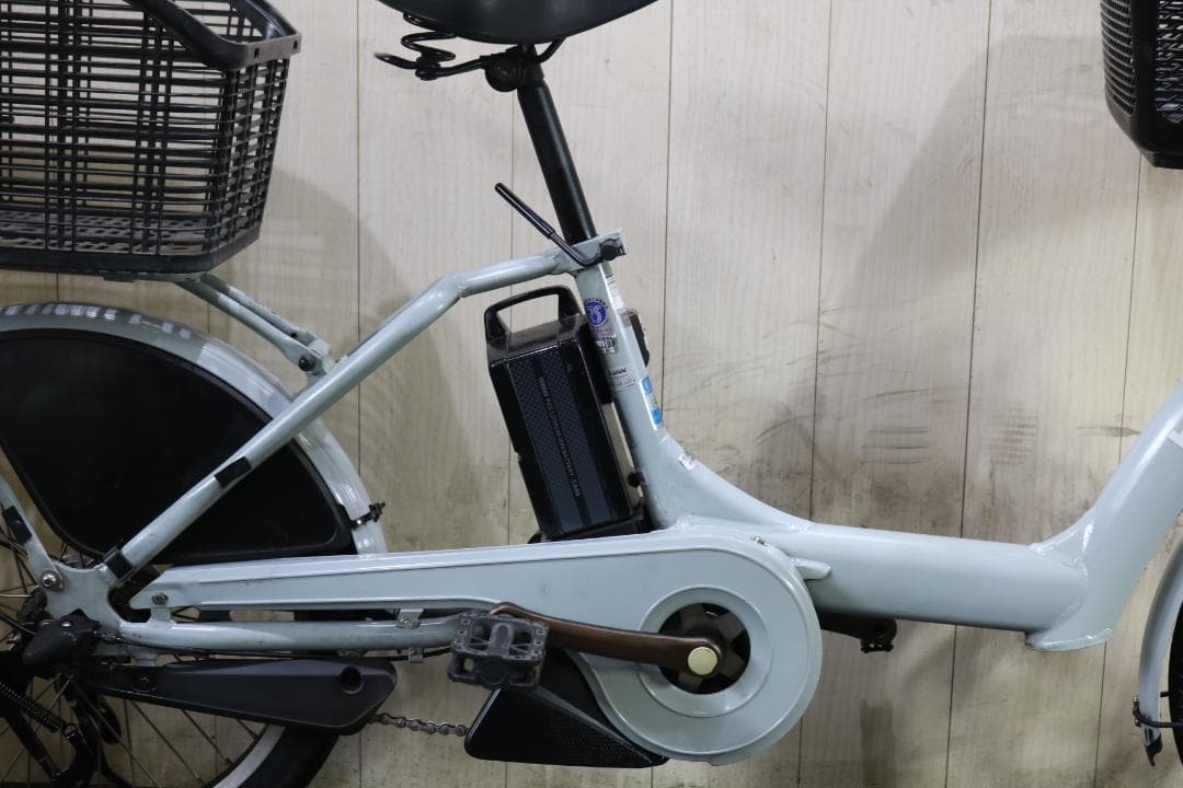 ブリヂストンBR0C49ビッケPOLAR e 20型8.7AH 3段 LED水色