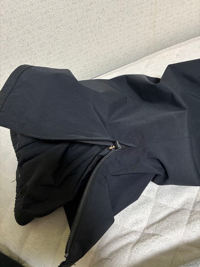 BURTON ak GORE-TEX サイクリック　黒　Mサイズ　訳あり