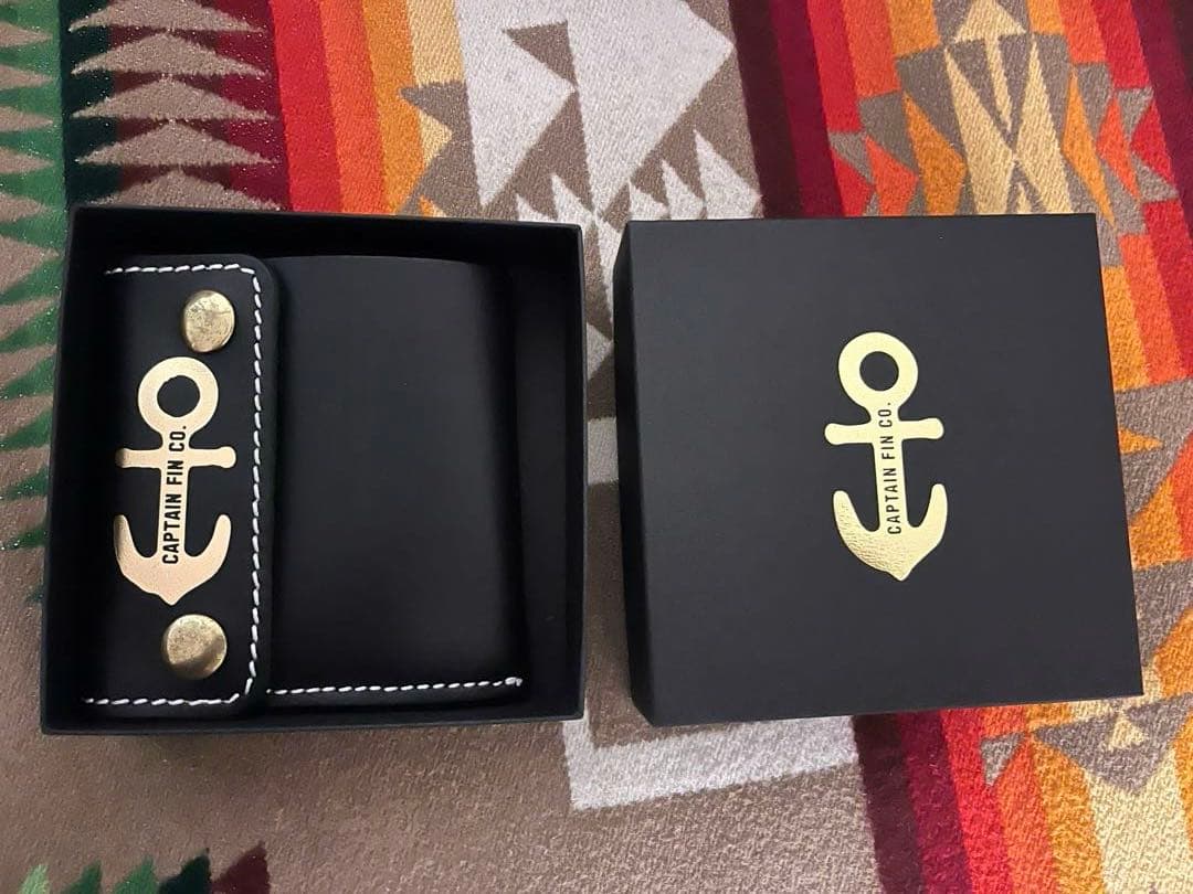 新品箱付き　キャプテンフィン　牛革　折り畳み財布　ウォレット　ブラック