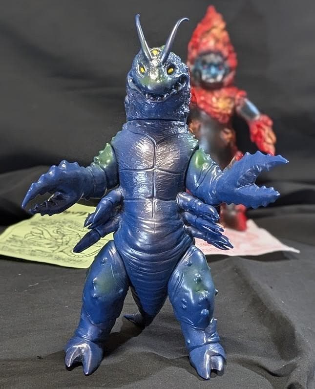 サソリンガ＆サザン星人「シルバー仮面」登場怪獣（ベアモデル）ソフビ２体セット