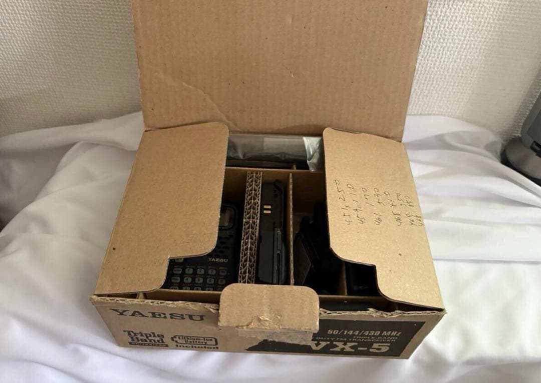 き*ぺ様 八重洲無線 YAESU VX-5 50/144/MHz トランシーバー