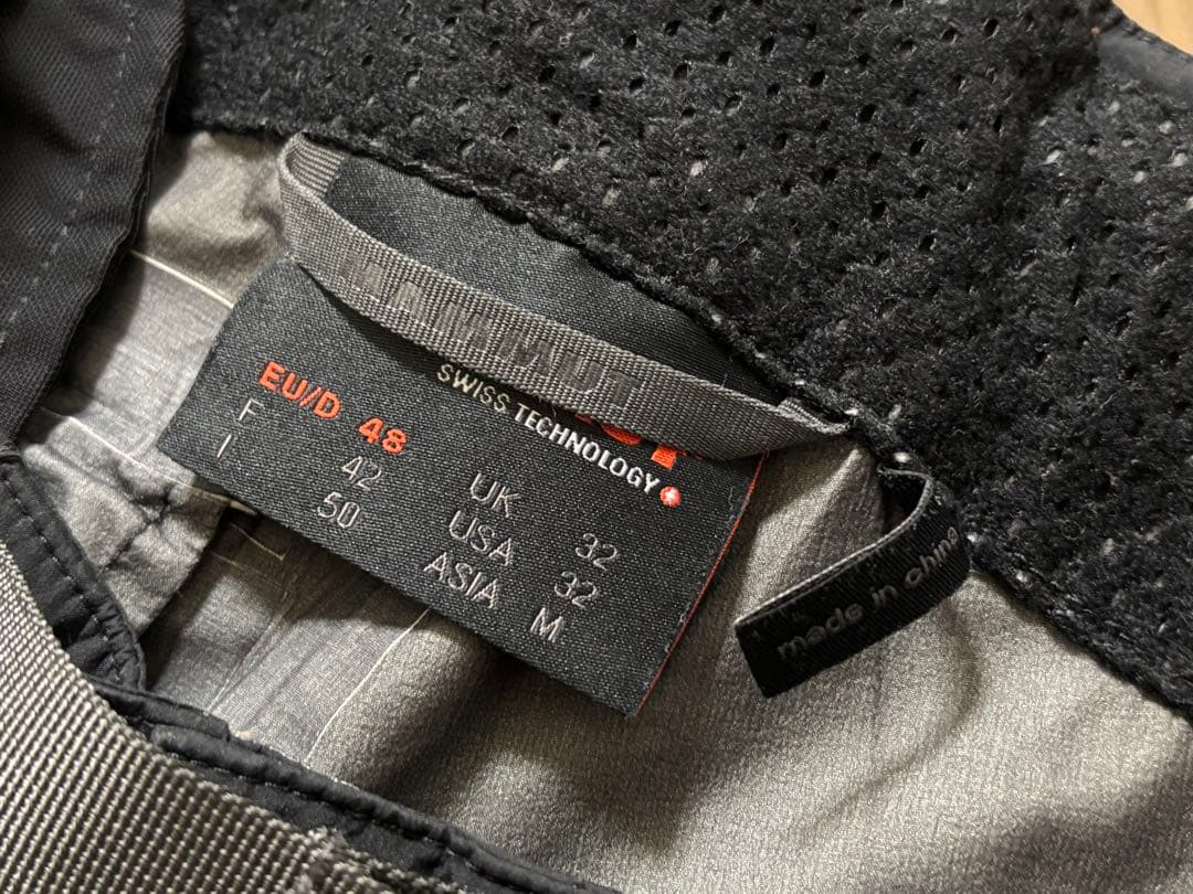 ★送料無料・最高峰★お洒落　マムート ゴアテックスプロ　ハードシェル　スキー雪山