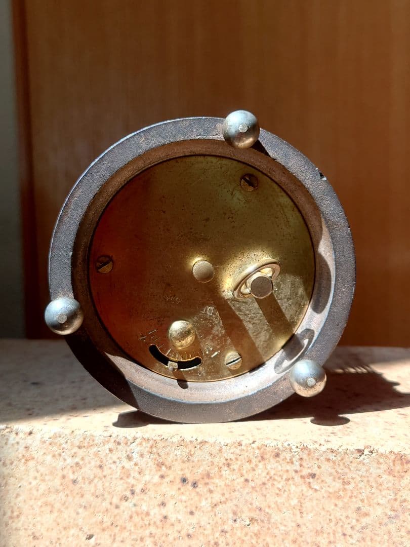 アンティーク　小さな鳥かごの時計　回転式時計　鳥かご　鳥　ゼンマイ式　動きません