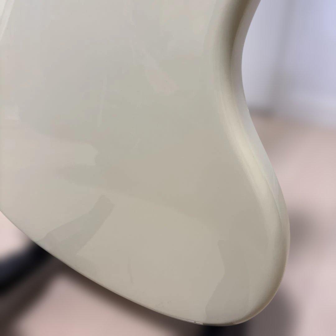 Bacchus bjb-1r-lh エレキベース アイボリー