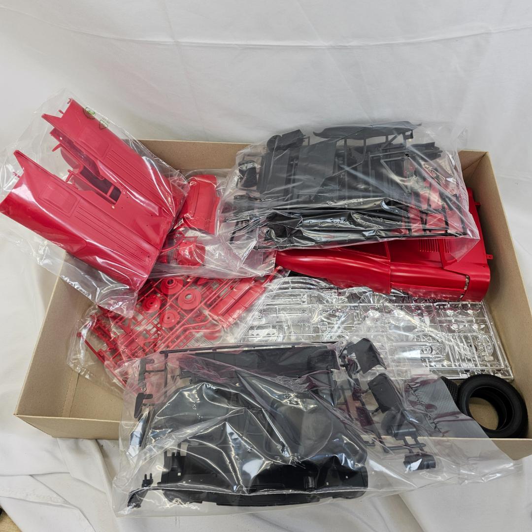 【希少】Revell Jaguar E-Type (XK-E) 1:8