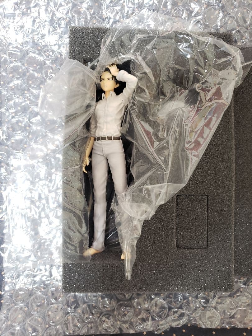 進撃の巨人 リヴァイ 1/8 PMMA&PU完成品　フィギュア　未開封