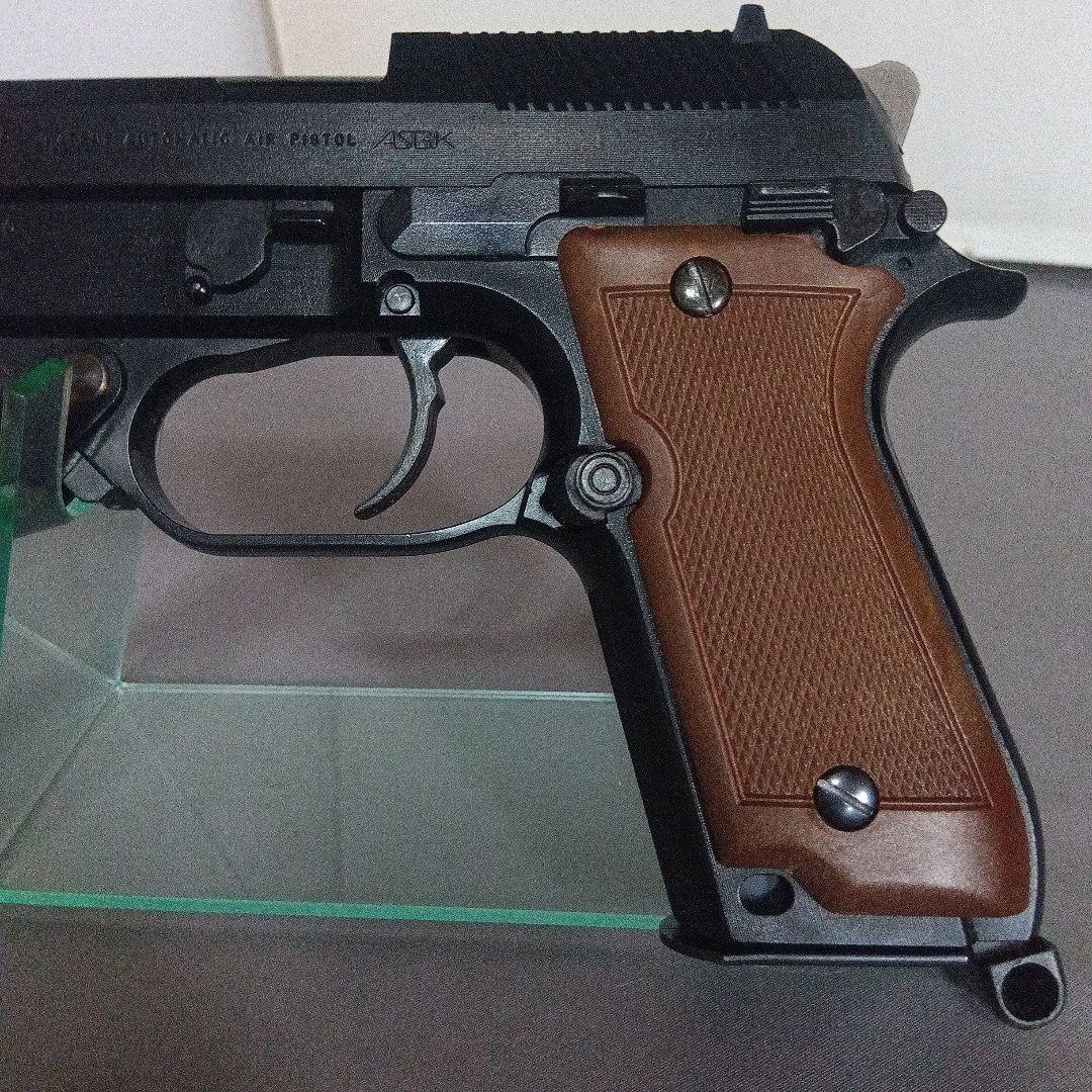 MGC M93R ベレッタ 木製グリップ　固定スライド　エムジーシー